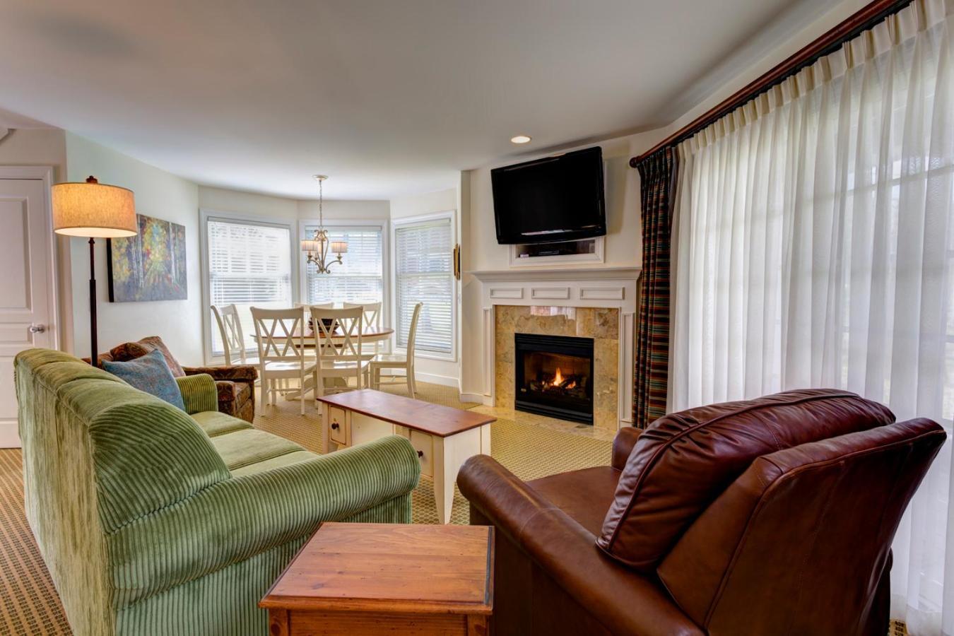 The Highlands At Harbor Springs Hotel Стая снимка