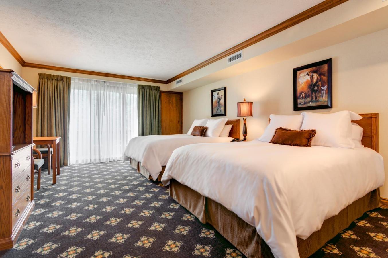 The Highlands At Harbor Springs Hotel Стая снимка