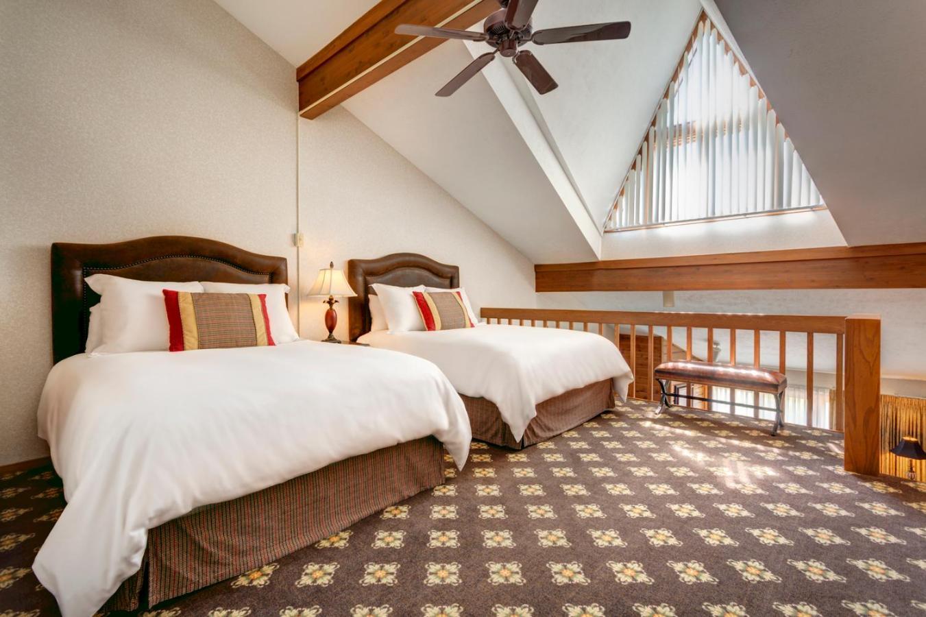 The Highlands At Harbor Springs Hotel Стая снимка